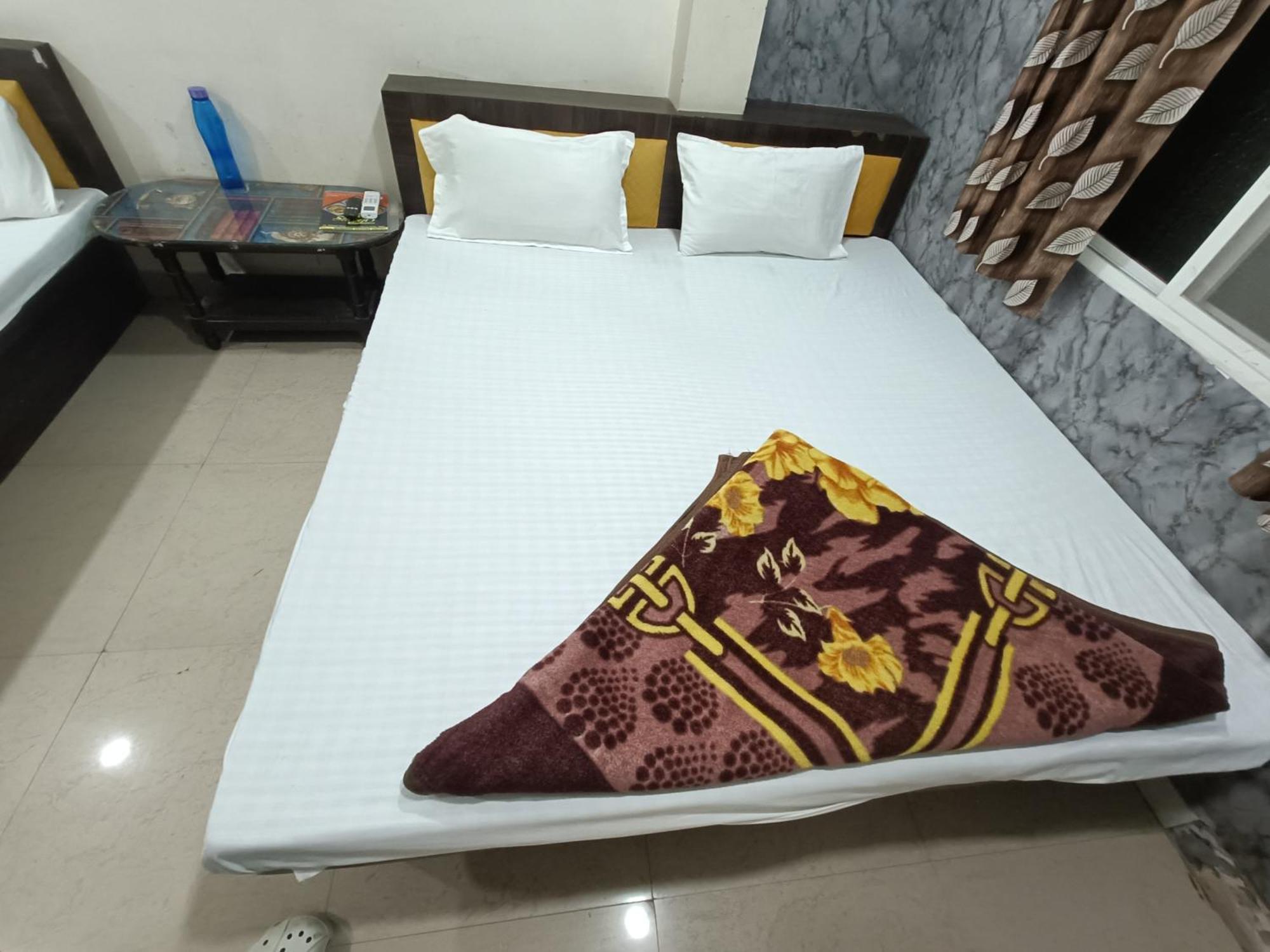 Ginger Hotels Ujjain Tower Kshipra Inn-Family Stay Airconditioned Hotel Exteriör bild
