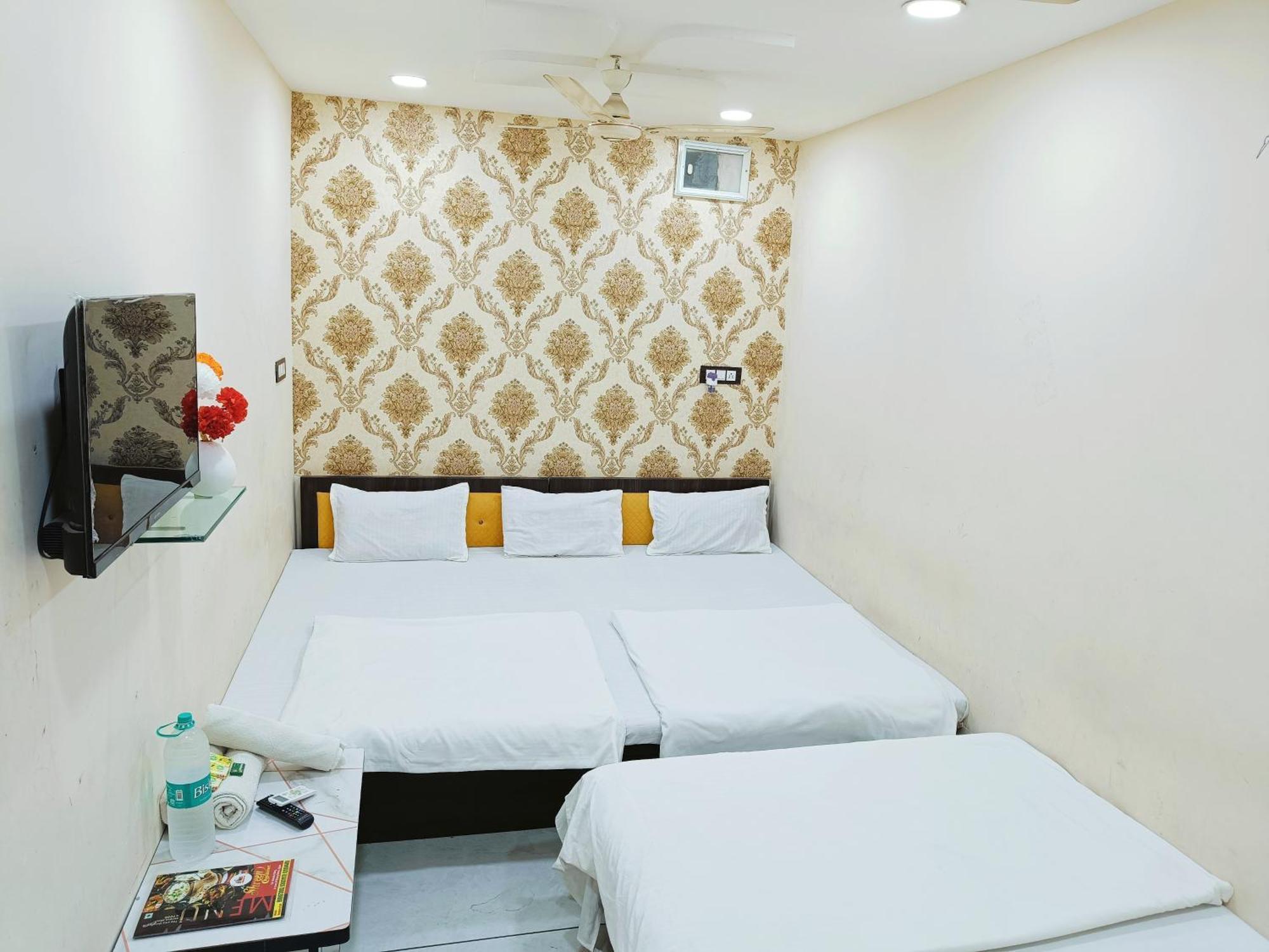 Ginger Hotels Ujjain Tower Kshipra Inn-Family Stay Airconditioned Hotel Exteriör bild