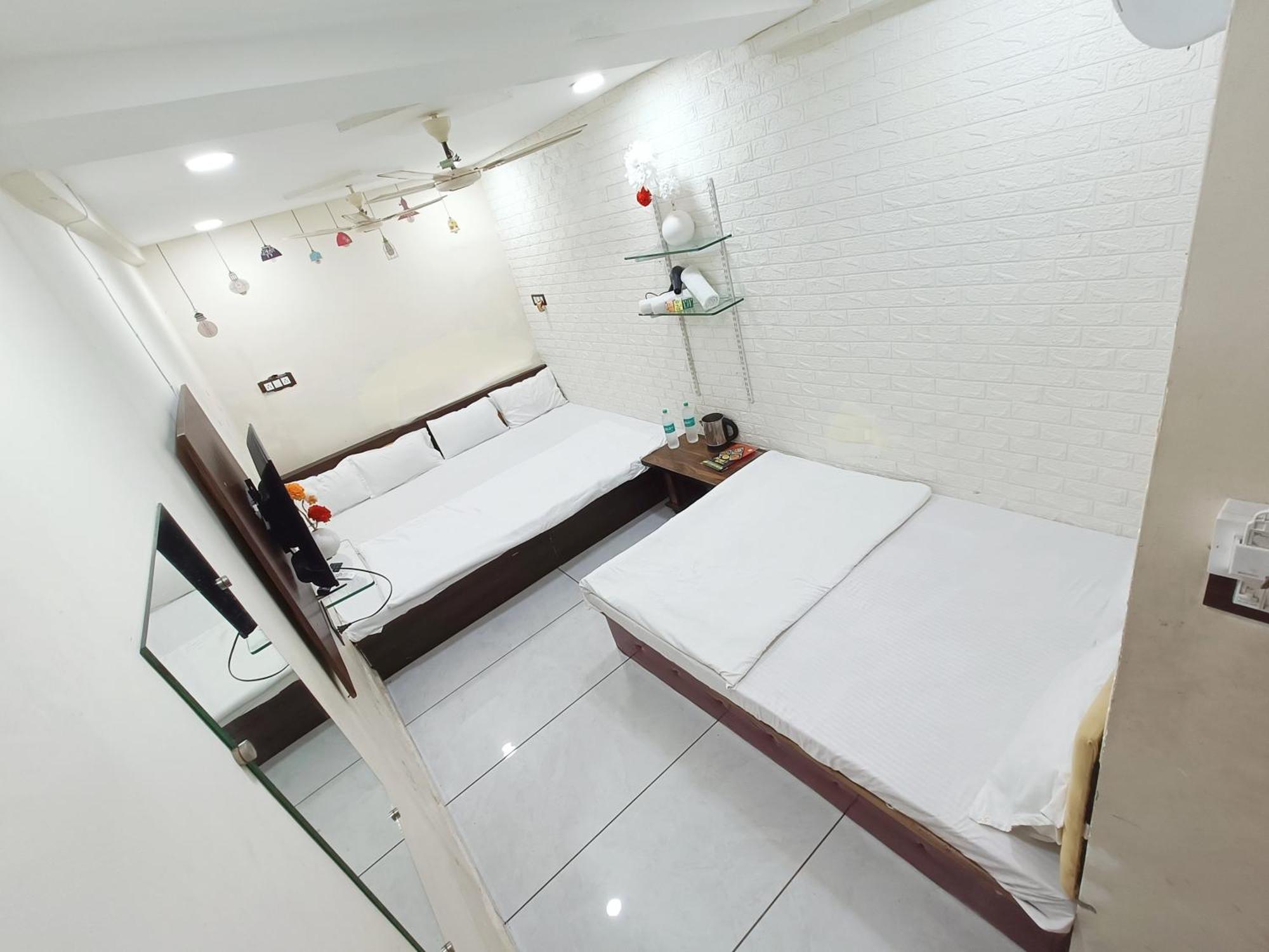 Ginger Hotels Ujjain Tower Kshipra Inn-Family Stay Airconditioned Hotel Exteriör bild
