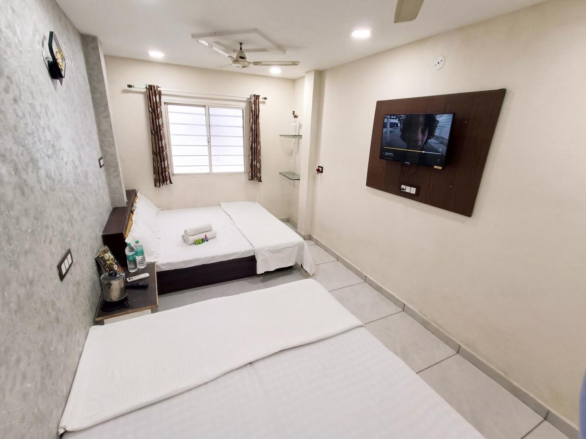 Ginger Hotels Ujjain Tower Kshipra Inn-Family Stay Airconditioned Hotel Exteriör bild