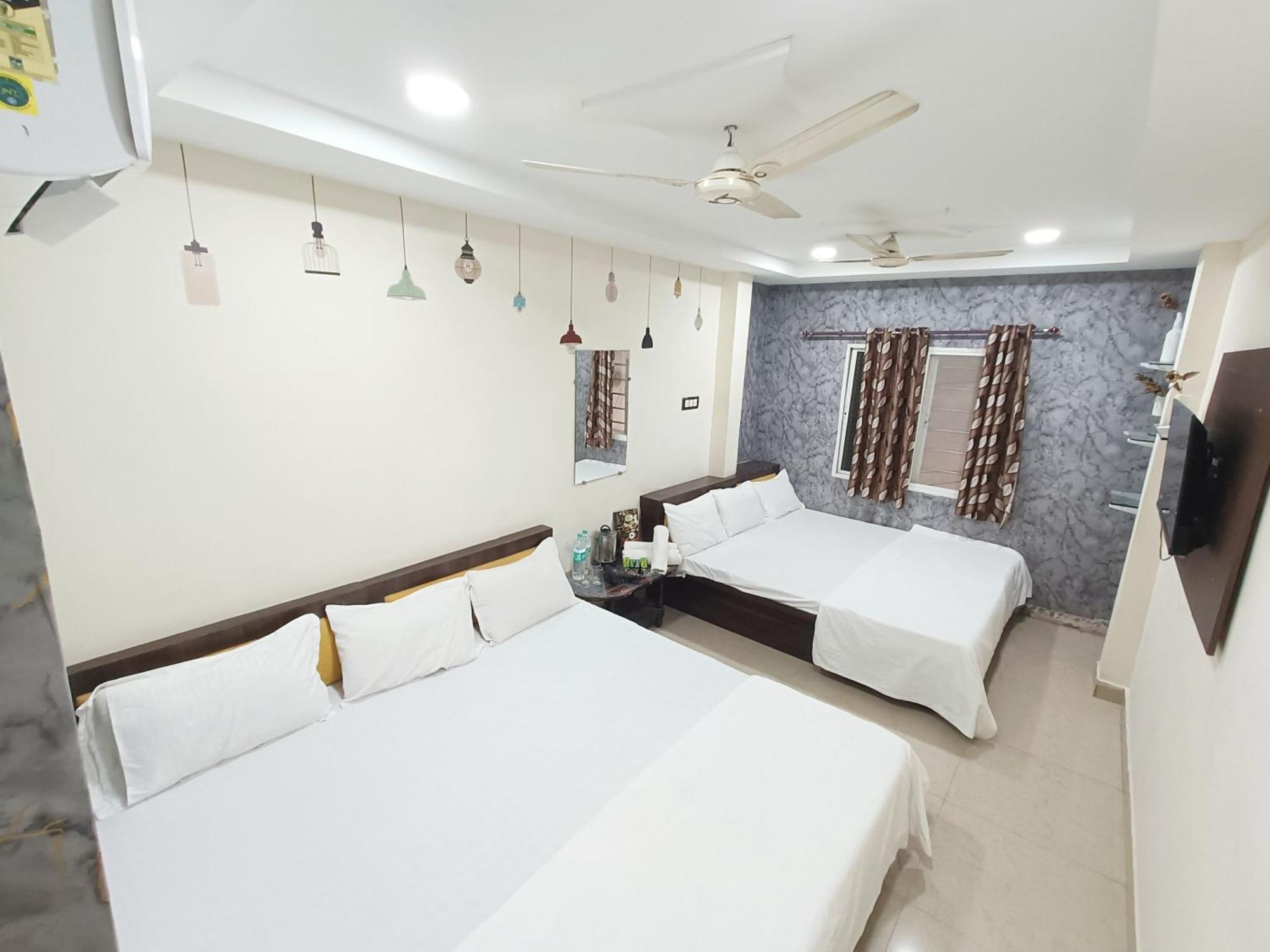 Ginger Hotels Ujjain Tower Kshipra Inn-Family Stay Airconditioned Hotel Exteriör bild