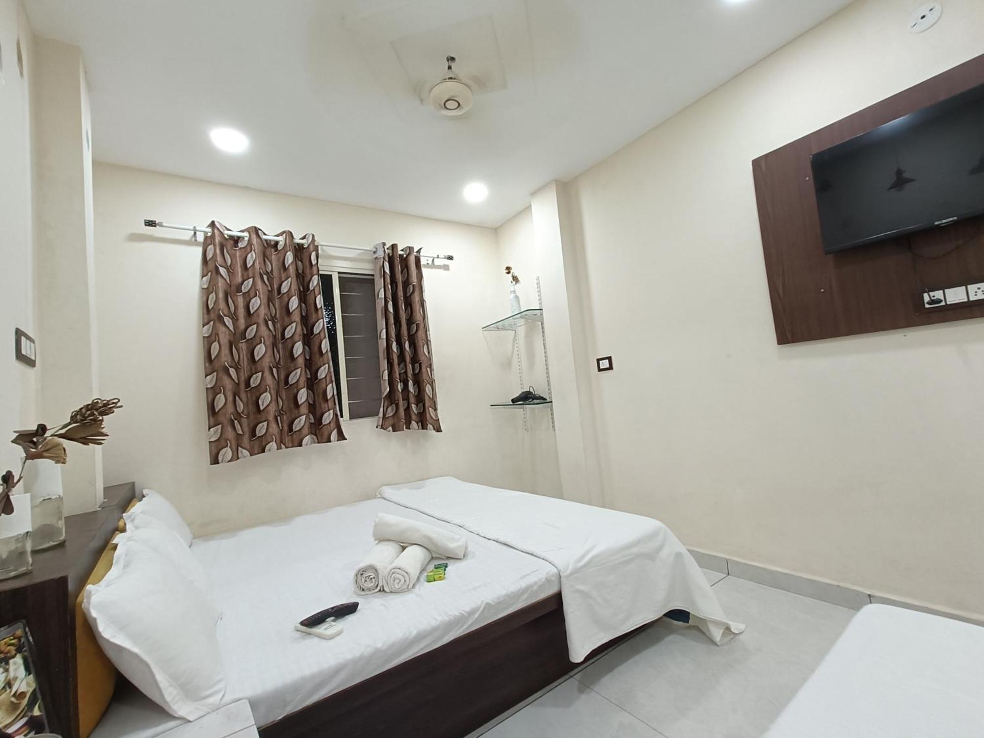 Ginger Hotels Ujjain Tower Kshipra Inn-Family Stay Airconditioned Hotel Exteriör bild
