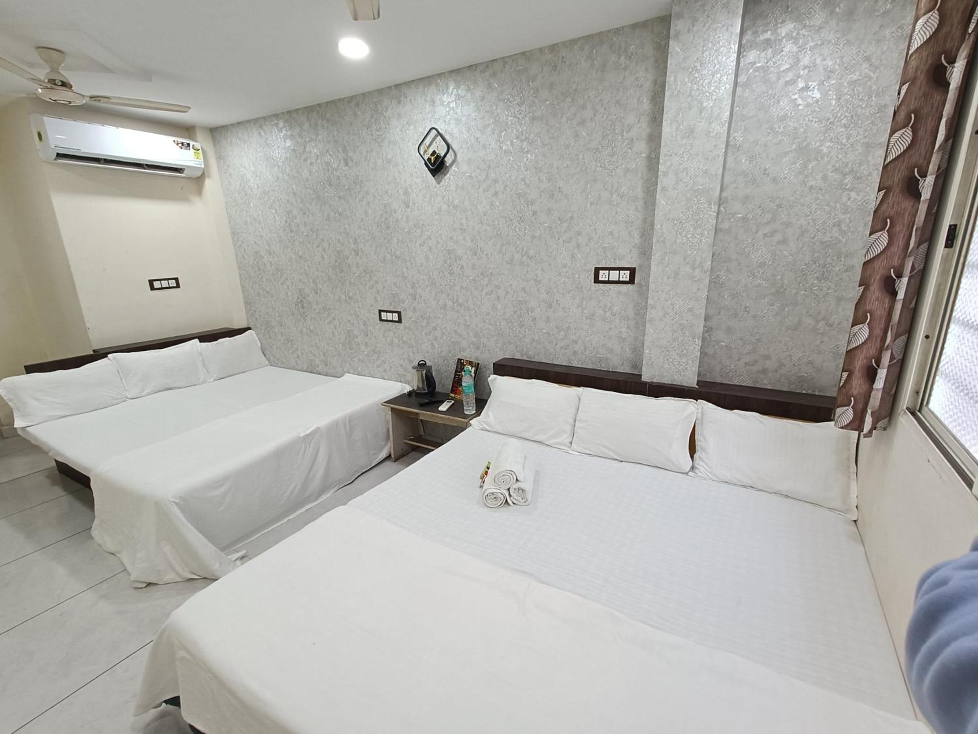 Ginger Hotels Ujjain Tower Kshipra Inn-Family Stay Airconditioned Hotel Exteriör bild