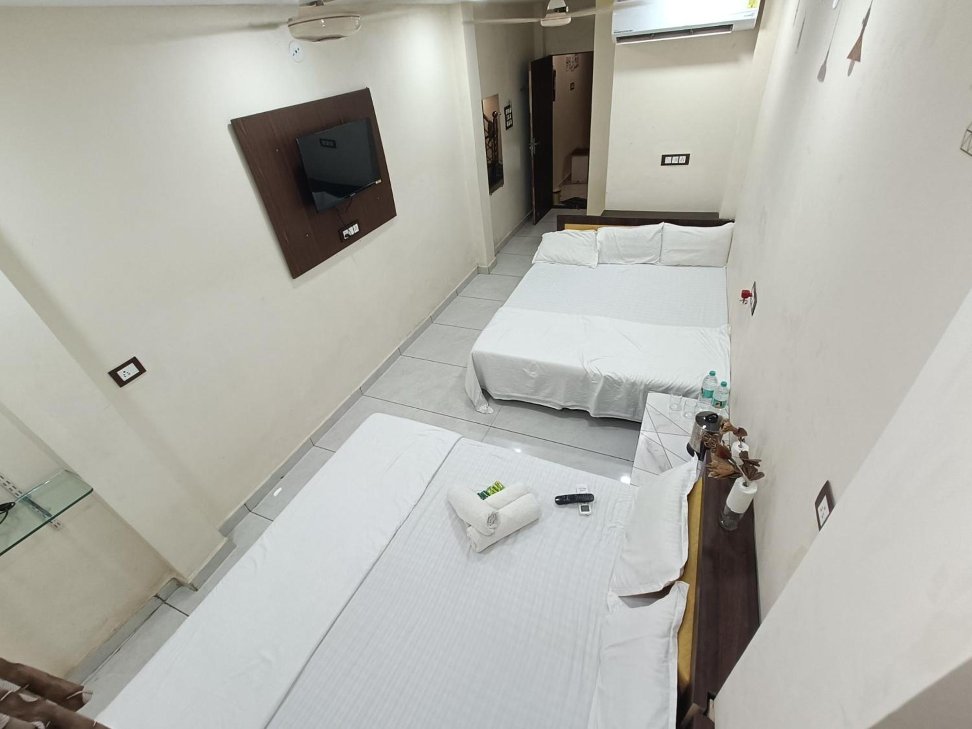 Ginger Hotels Ujjain Tower Kshipra Inn-Family Stay Airconditioned Hotel Exteriör bild