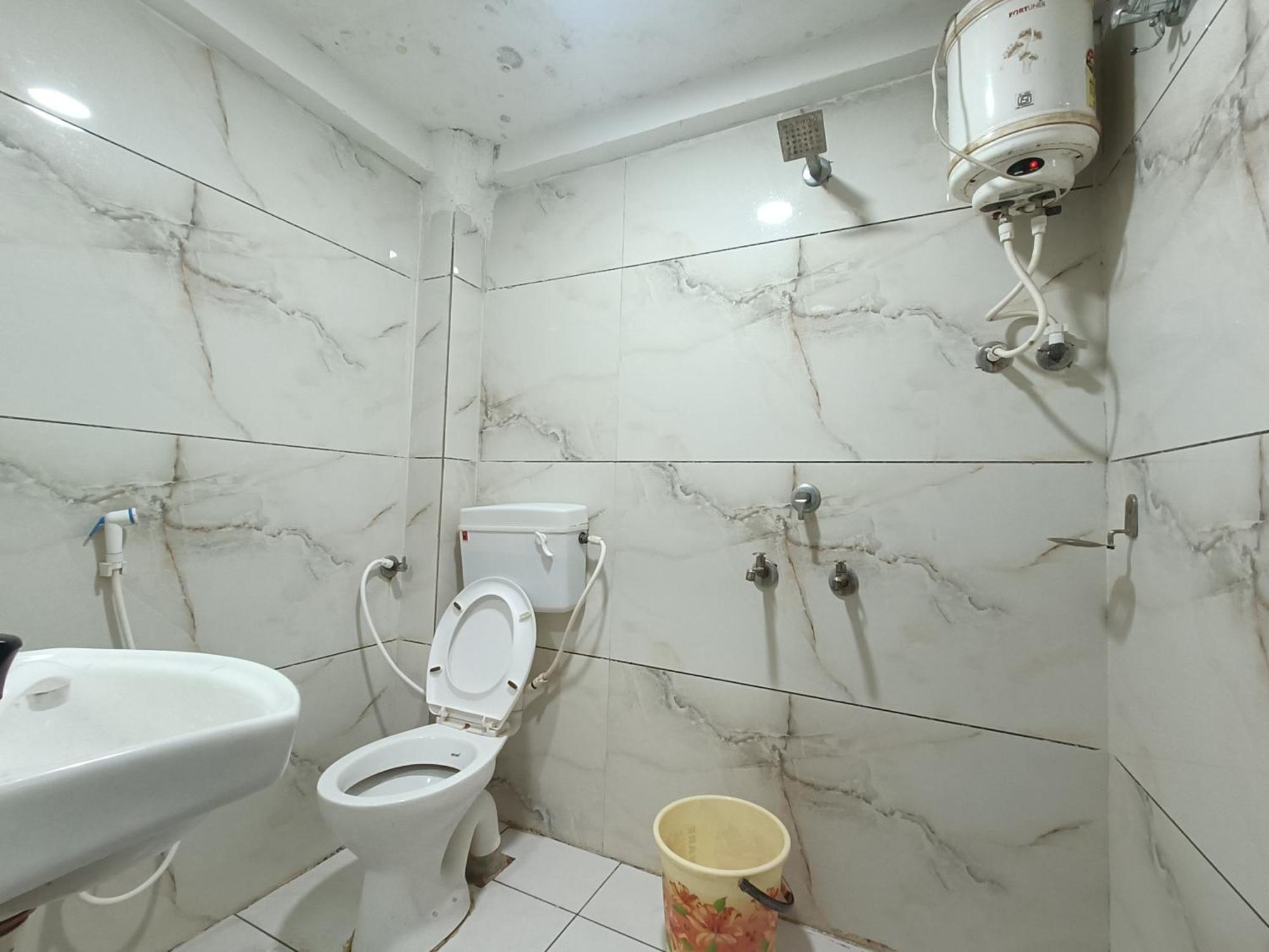 Ginger Hotels Ujjain Tower Kshipra Inn-Family Stay Airconditioned Hotel Exteriör bild